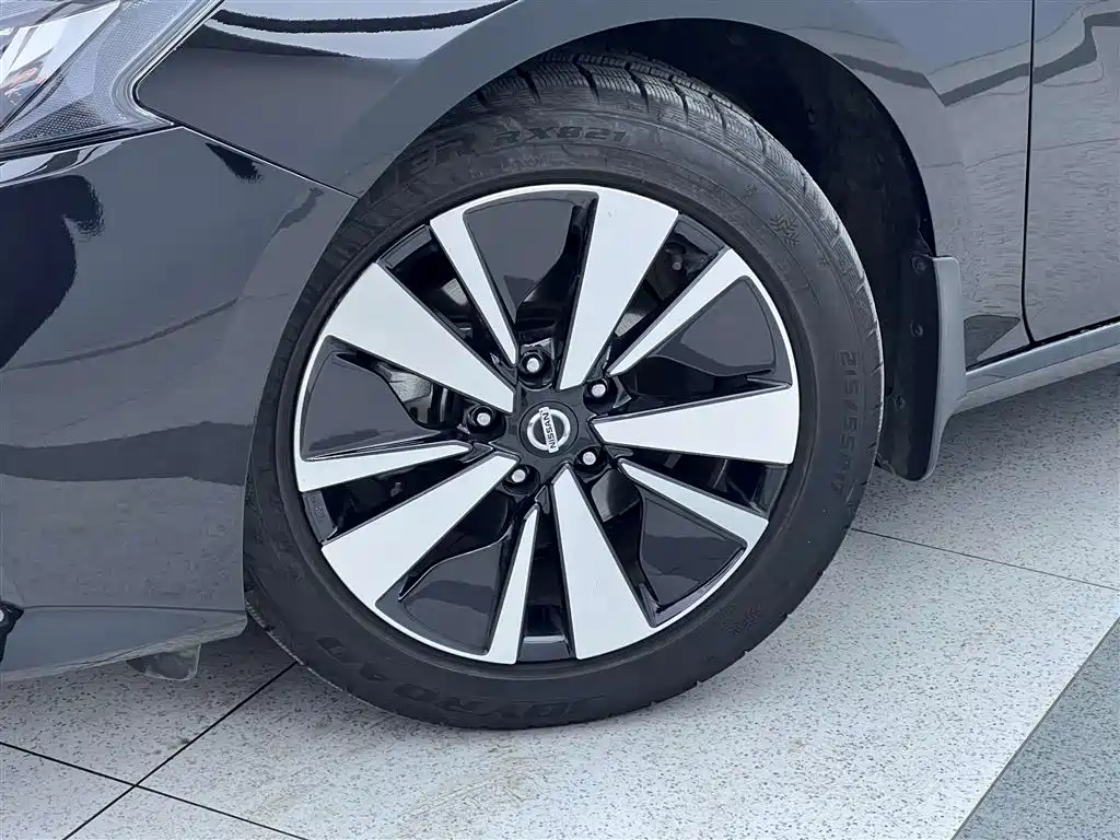 Nissan Teana 2023