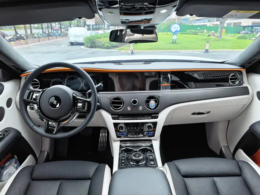 Rolls-Royce Ghost 2025 — фото 10