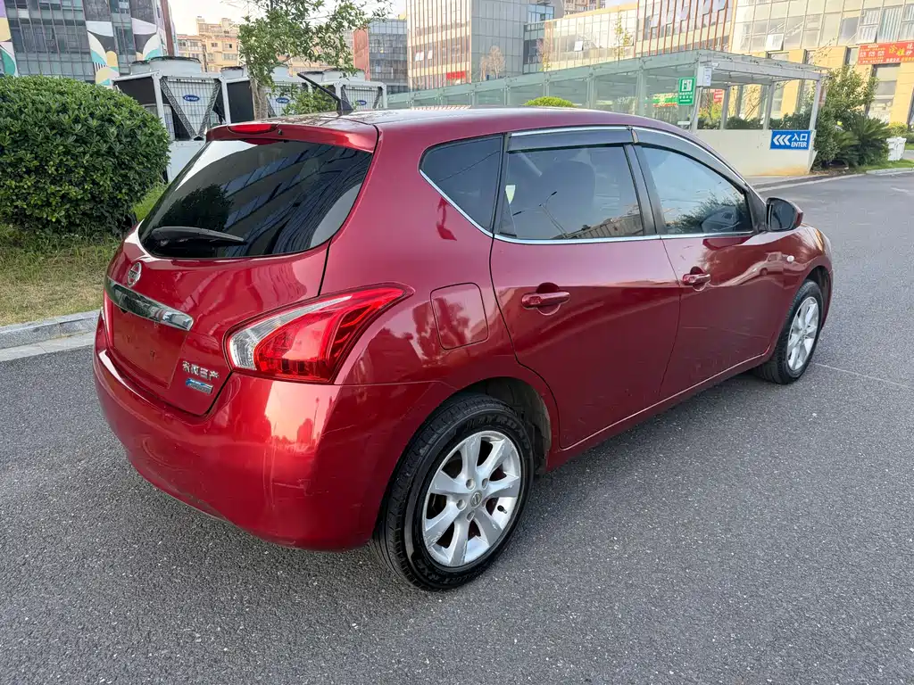 Nissan Tiida 2014