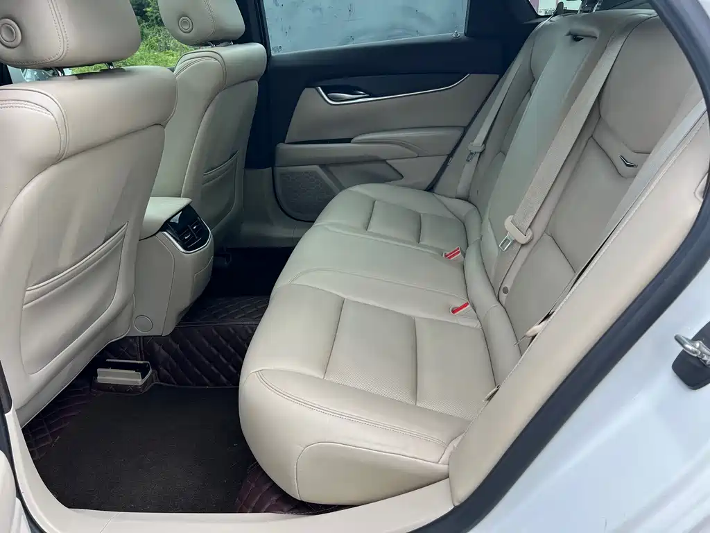 Cadillac XTS 2016 — фото 15