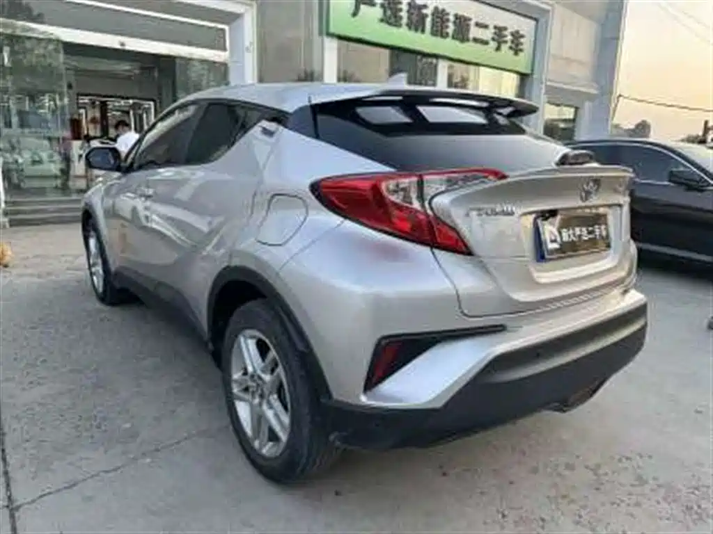 Toyota C-HR 2021 — фото 4