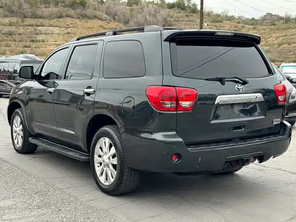 Toyota Sequoia 2009