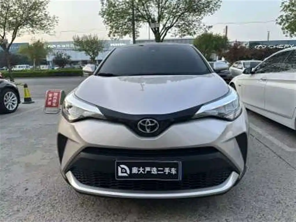 Toyota C-HR 2021 — фото 2