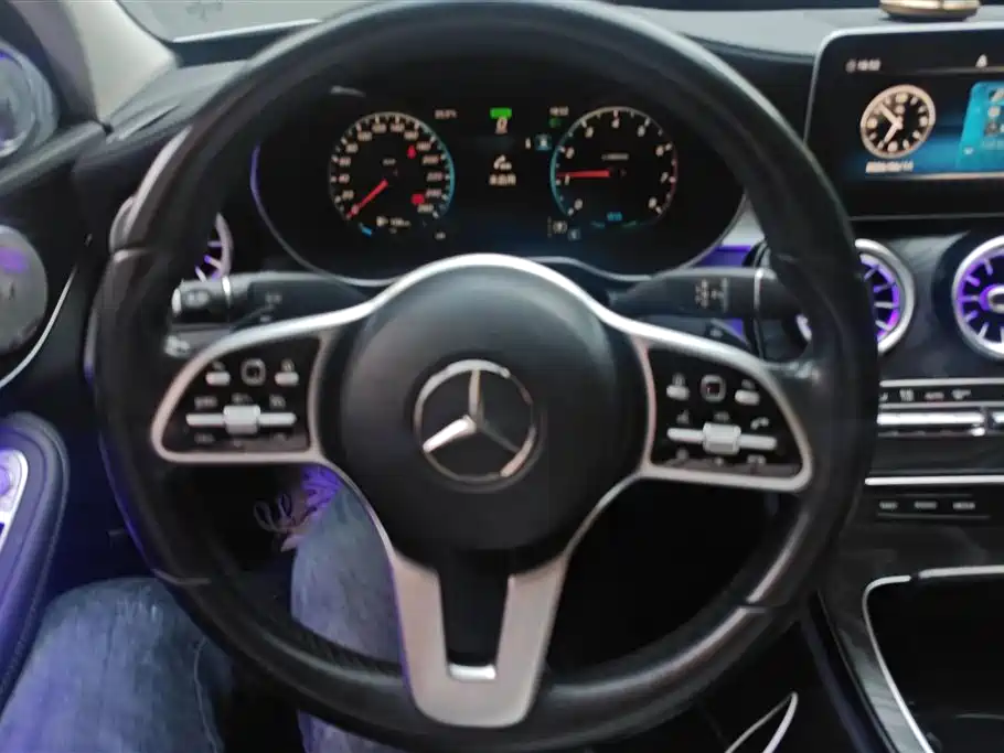 Mercedes-Benz C-Class 2019 — фото 15