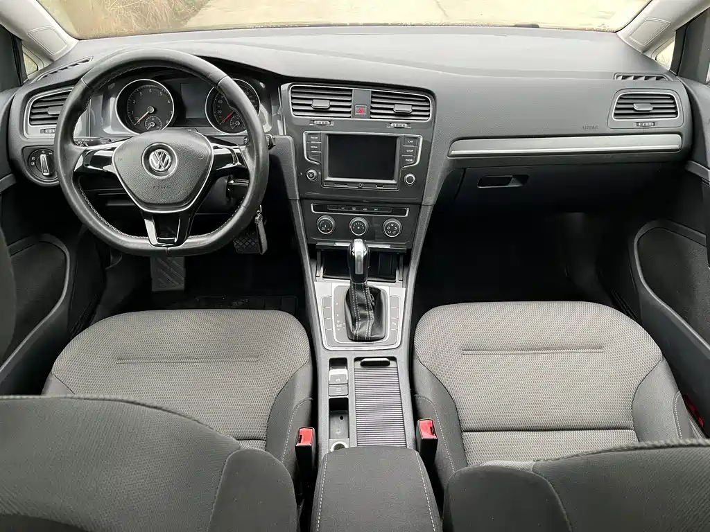 Volkswagen Golf 2017 — фото 10