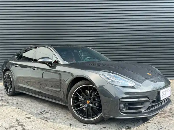 Porsche Panamera 2023