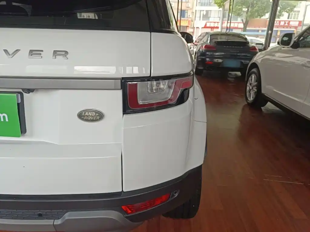 Land Rover Range Rover Evoque 2019 — фото 8