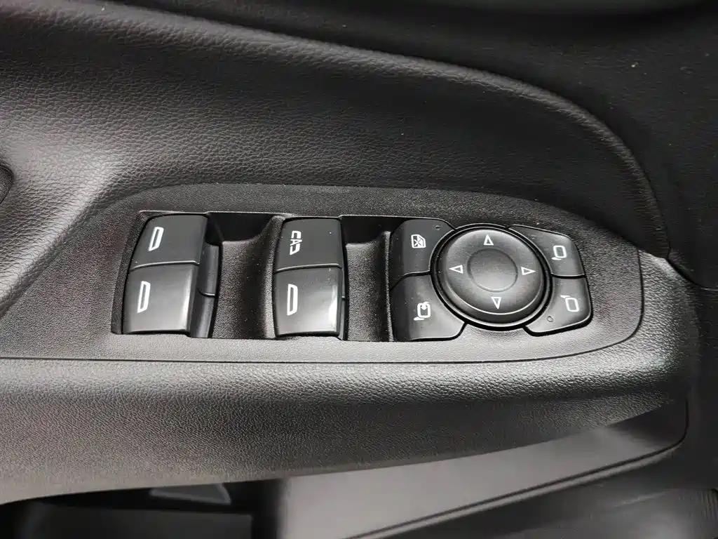Chevrolet Equinox 2018 — фото 9