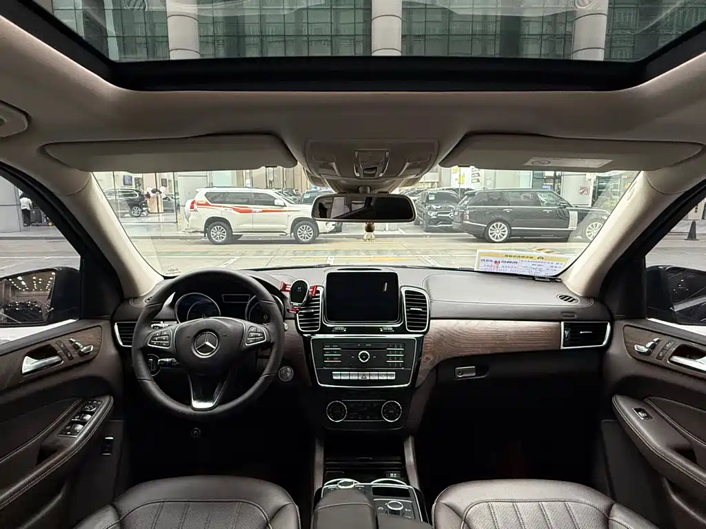 Mercedes-Benz GLE 2017 — фото 6