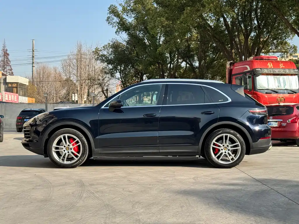 Porsche Cayenne 2019 — фото 7