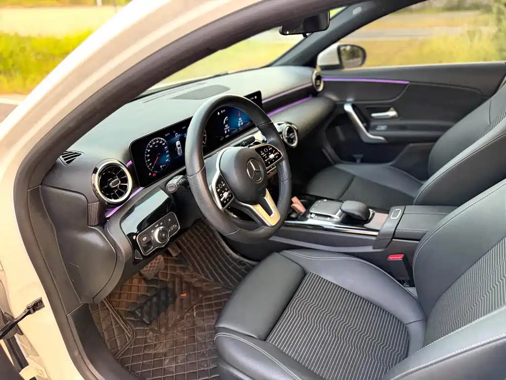 Mercedes-Benz A-Class 2022 — фото 8