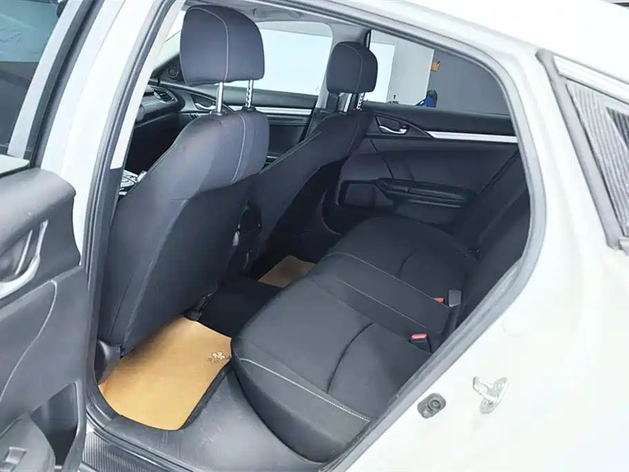 Honda Civic 2019 — фото 11