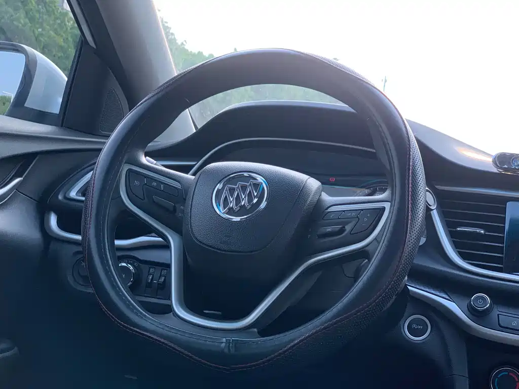 Buick Excelle 2022 — фото 12