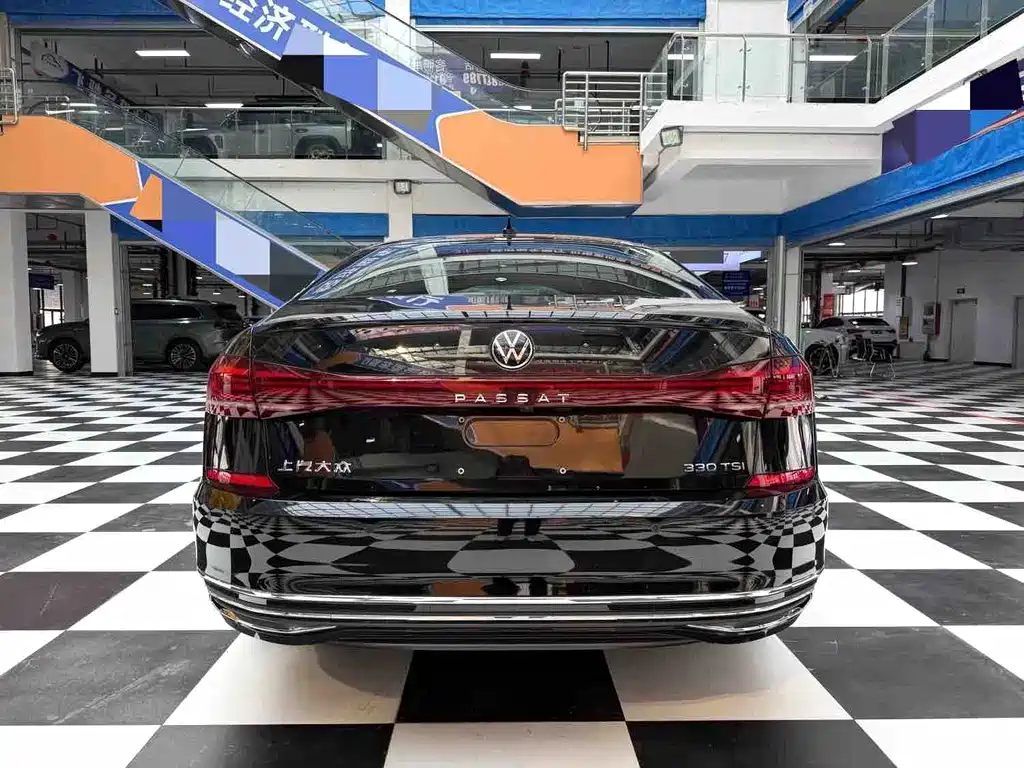 Volkswagen Passat 2023 — фото 14