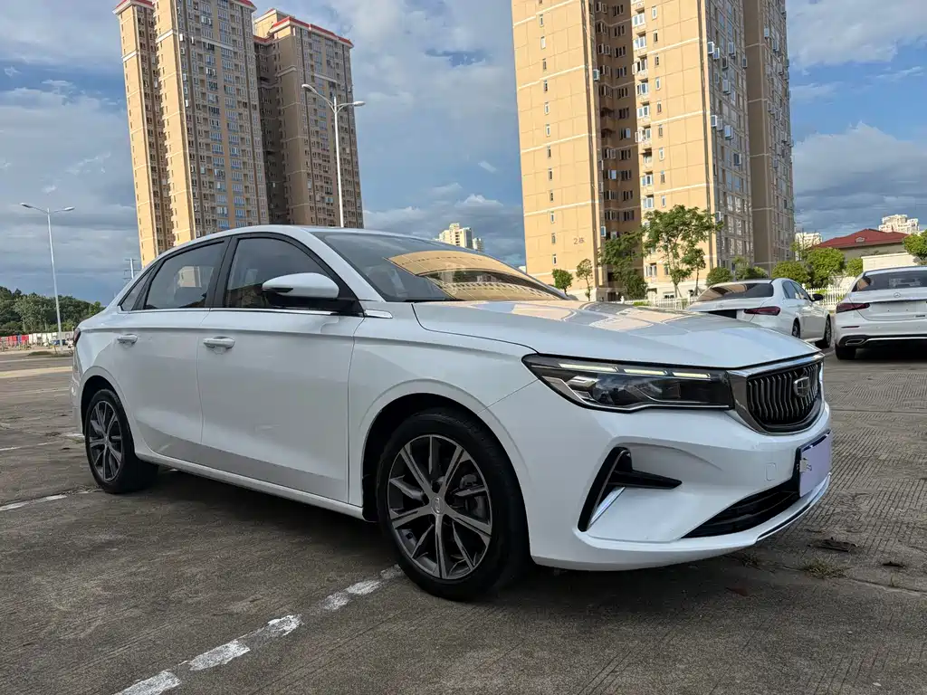 Geely Emgrand 2023