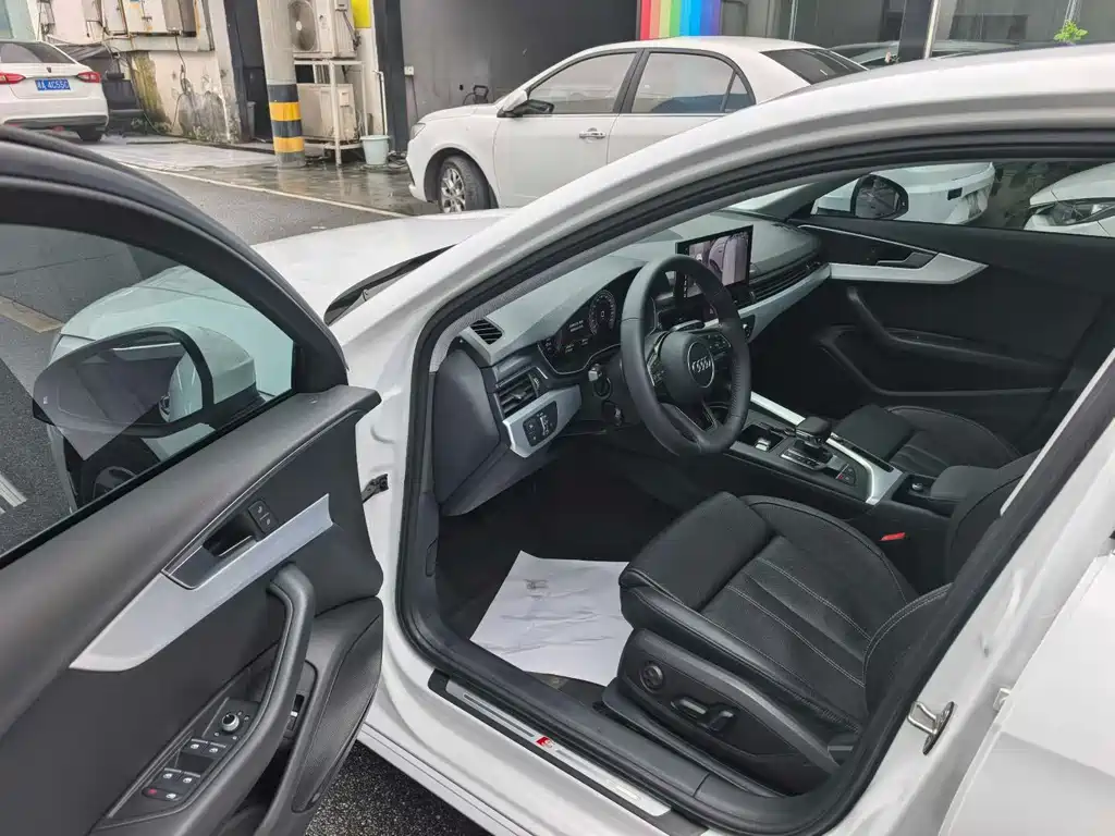 Audi A4L 2020