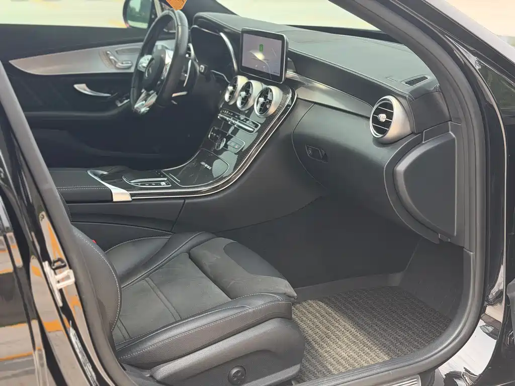 Mercedes-Benz C-Class AMG 2022 — фото 11