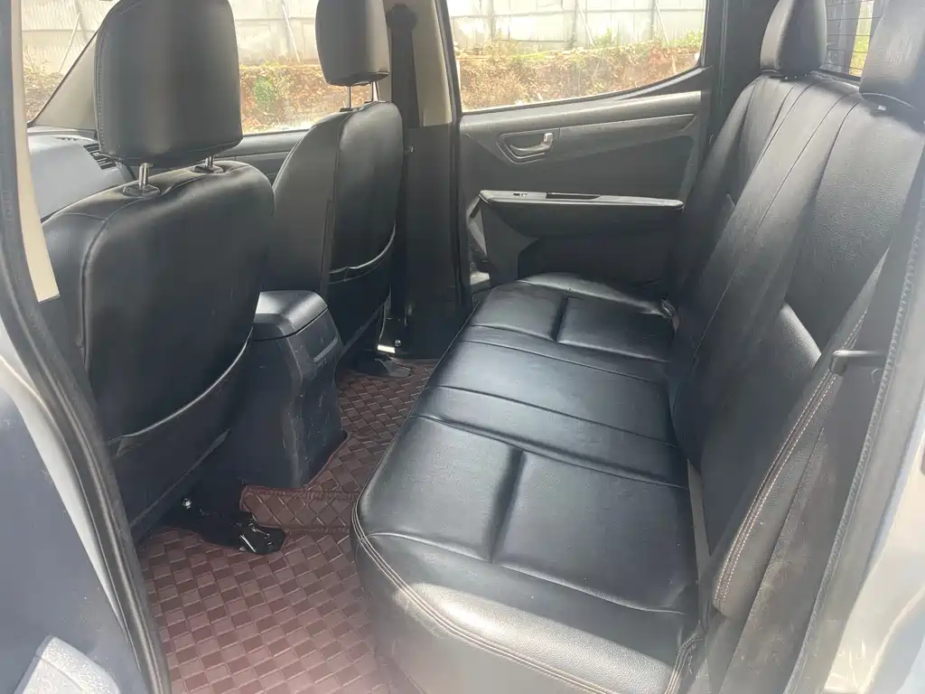 Isuzu RE-MAX 2020 — фото 10