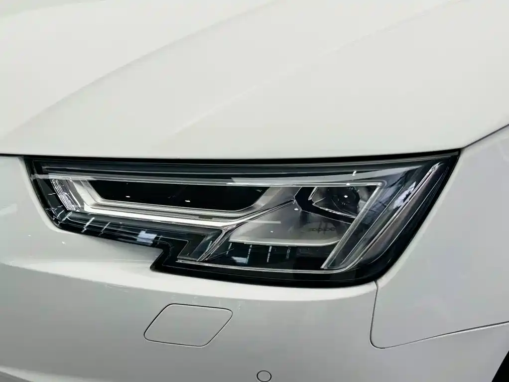 Audi A4L 2019 — фото 11