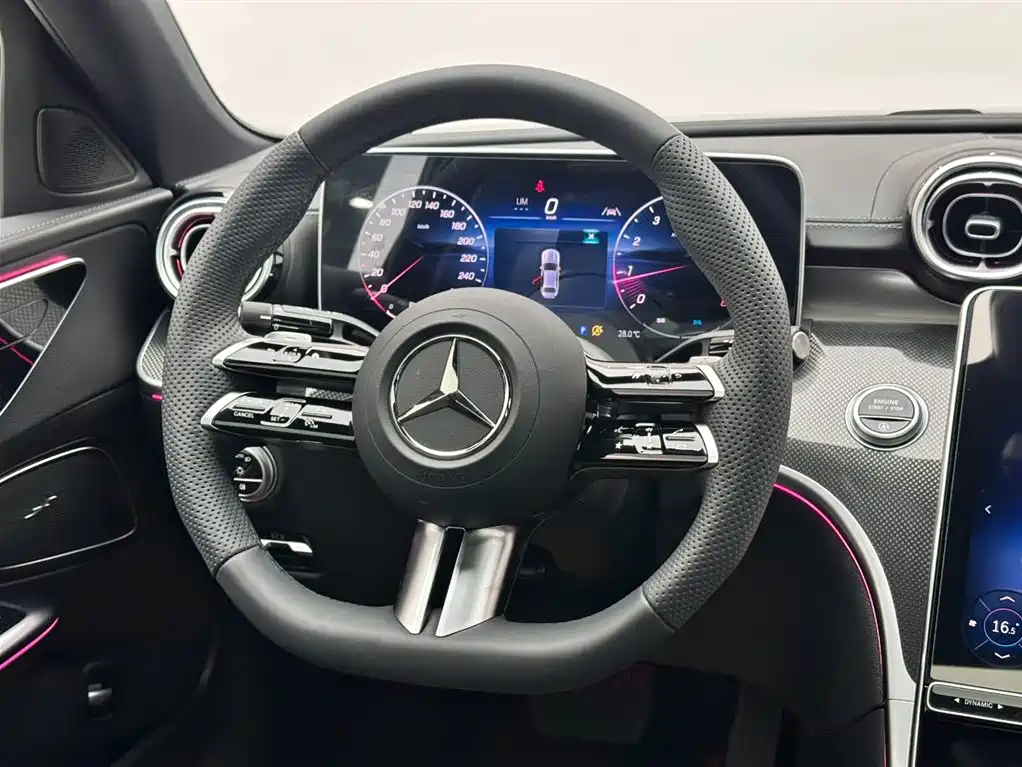 Mercedes-Benz C-Class 2025 — фото 12