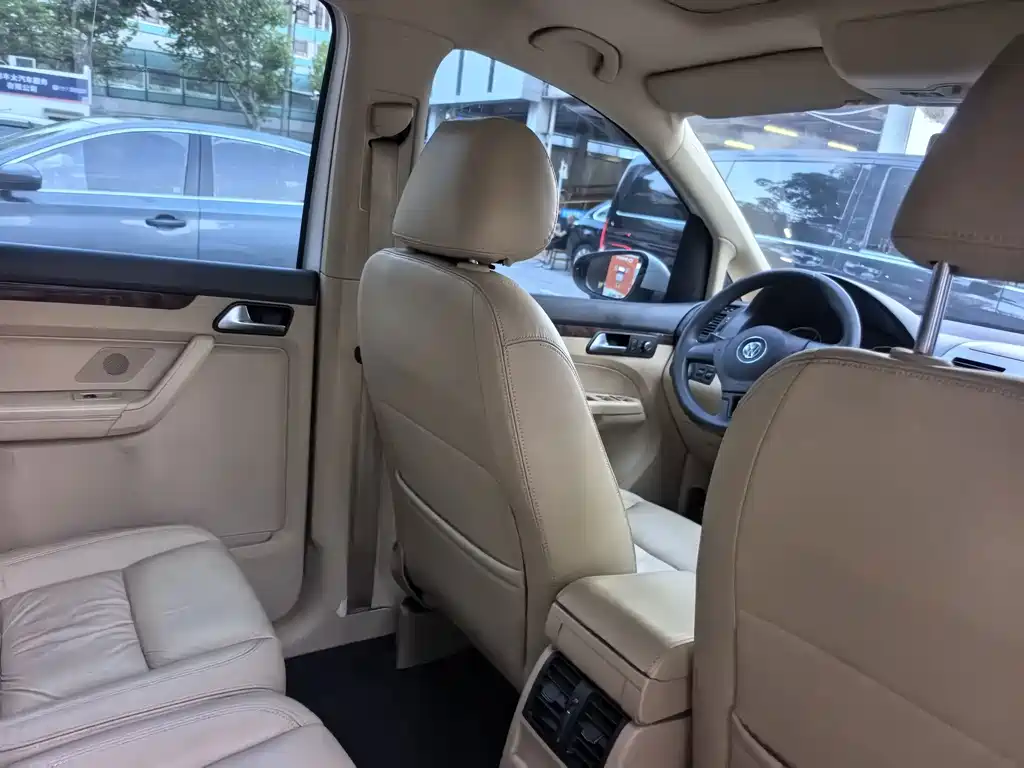 Volkswagen Touran 2015 — фото 17