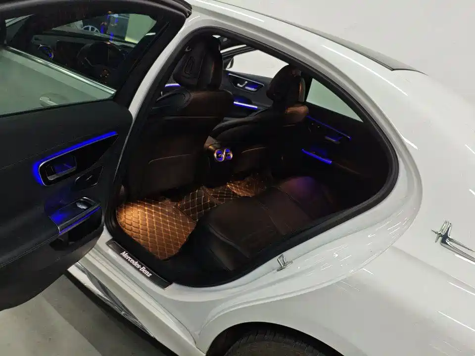 Mercedes-Benz C-Class 2023 — фото 6