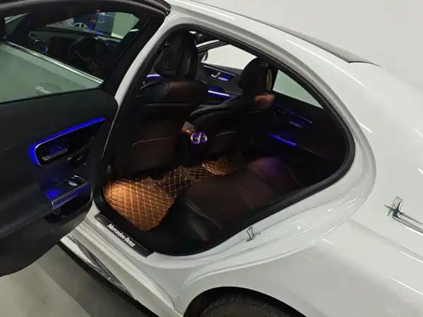 Mercedes-Benz C-Class 2023