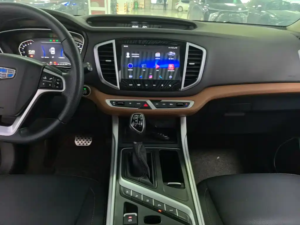 Geely Vision X6 2018 — фото 13