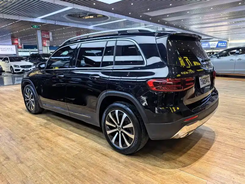 Mercedes-Benz GLB 2025 — фото 20