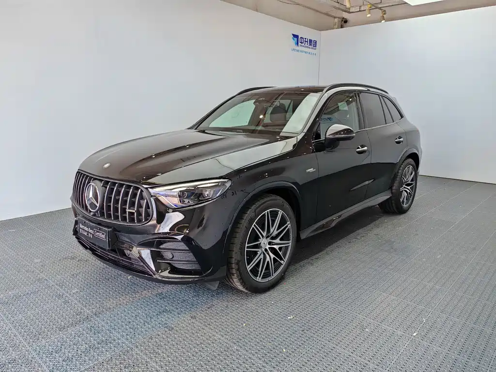 Mercedes-Benz GLC AMG 2026 — фото 1