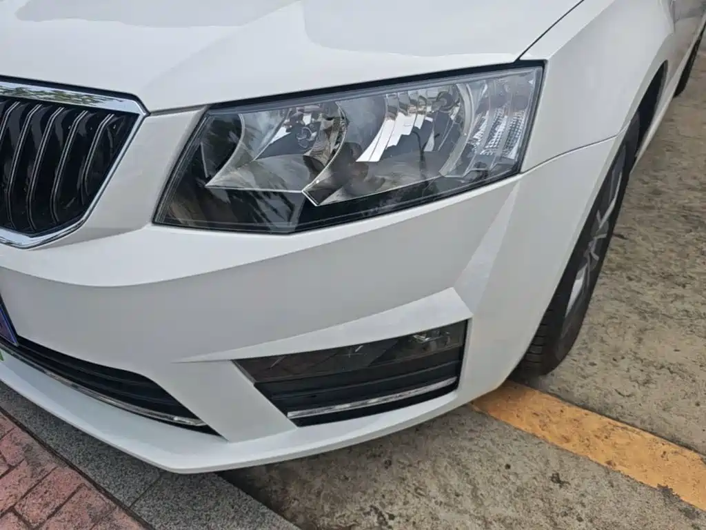 Skoda Octavia 2017 — фото 24