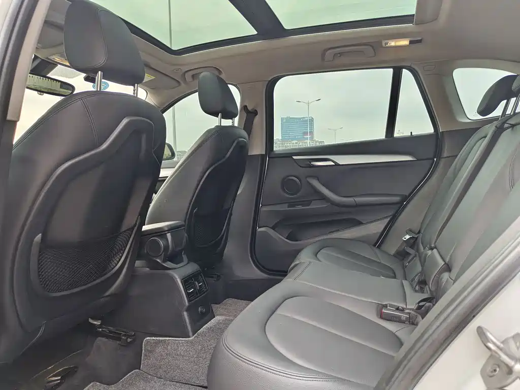 BMW X1 2017 — фото 10