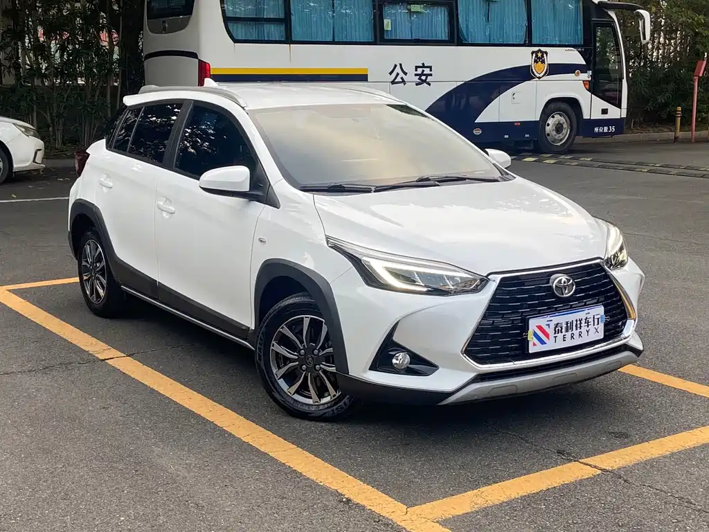 Toyota Yaris L 2023