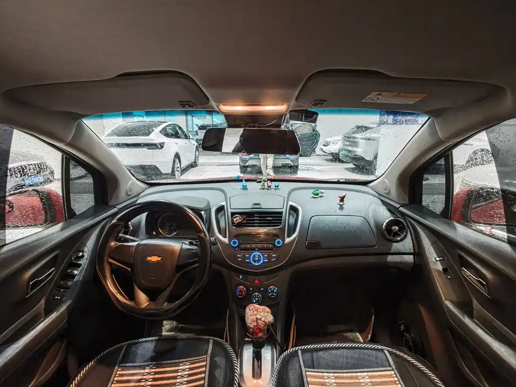 Chevrolet Trax 2015 — фото 9