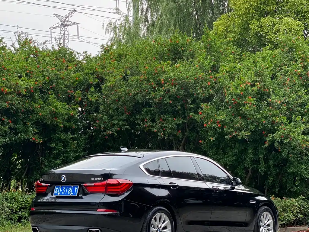 BMW 5 Series GT 2017 — фото 3