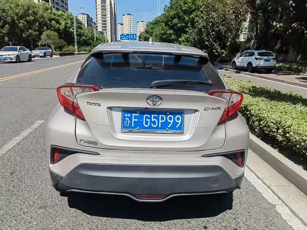 Toyota C-HR 2021 — фото 4