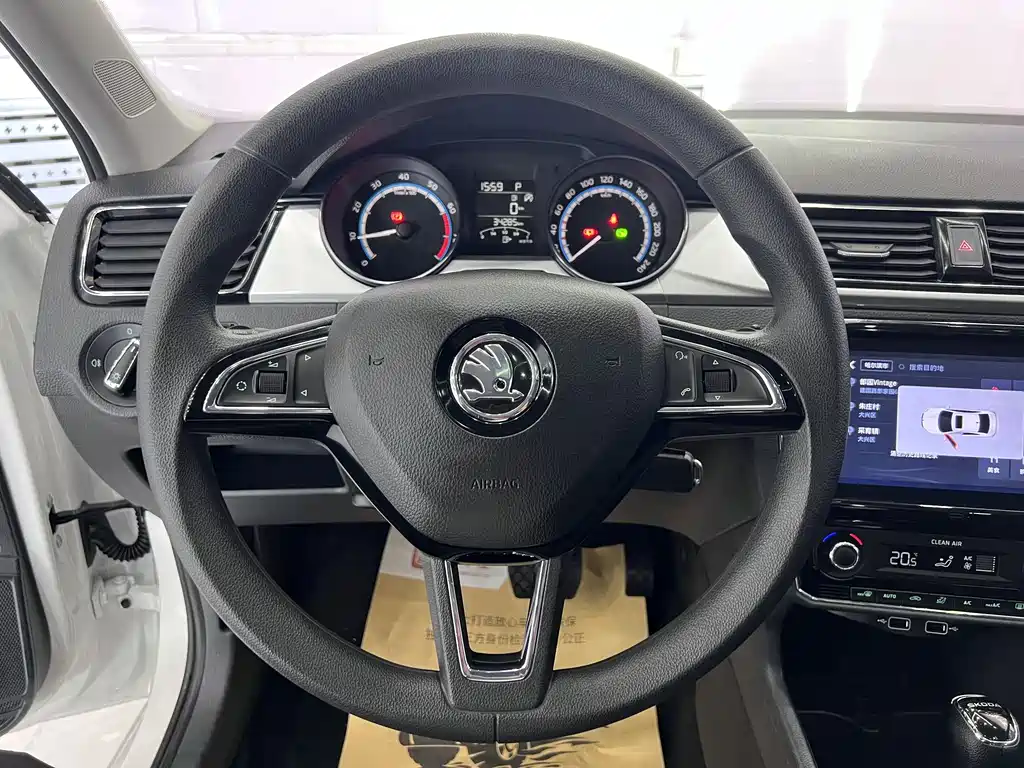 Skoda Rapid 2022 — фото 12