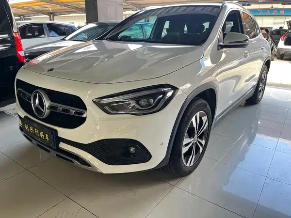 Mercedes-Benz GLA 2021