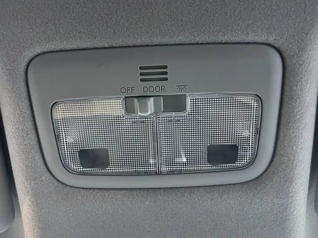Toyota Yaris L 2022 — фото 15