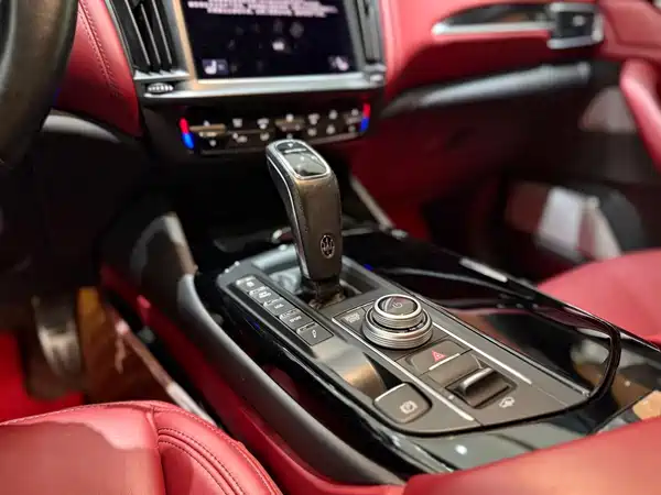 Maserati Levante 2022