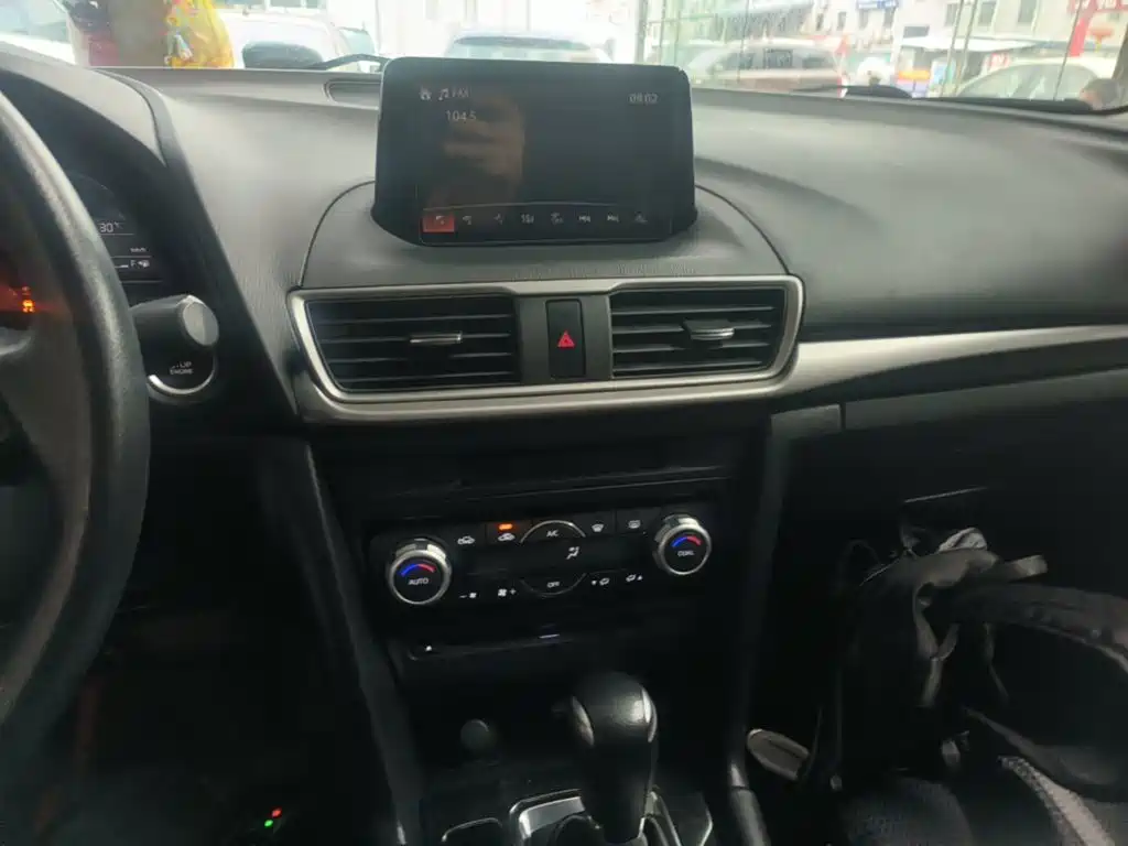 Mazda 3 Angkesela 2018 — фото 13