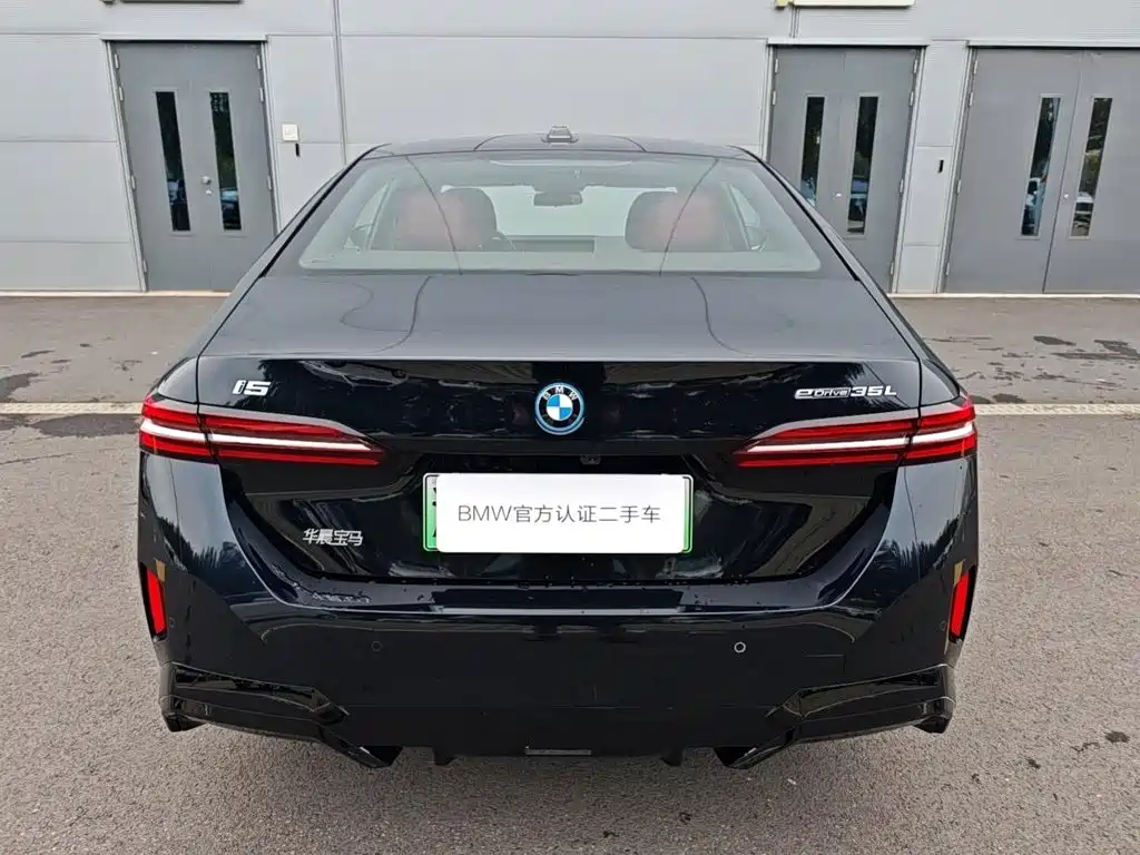 BMW i5 2025 — фото 3