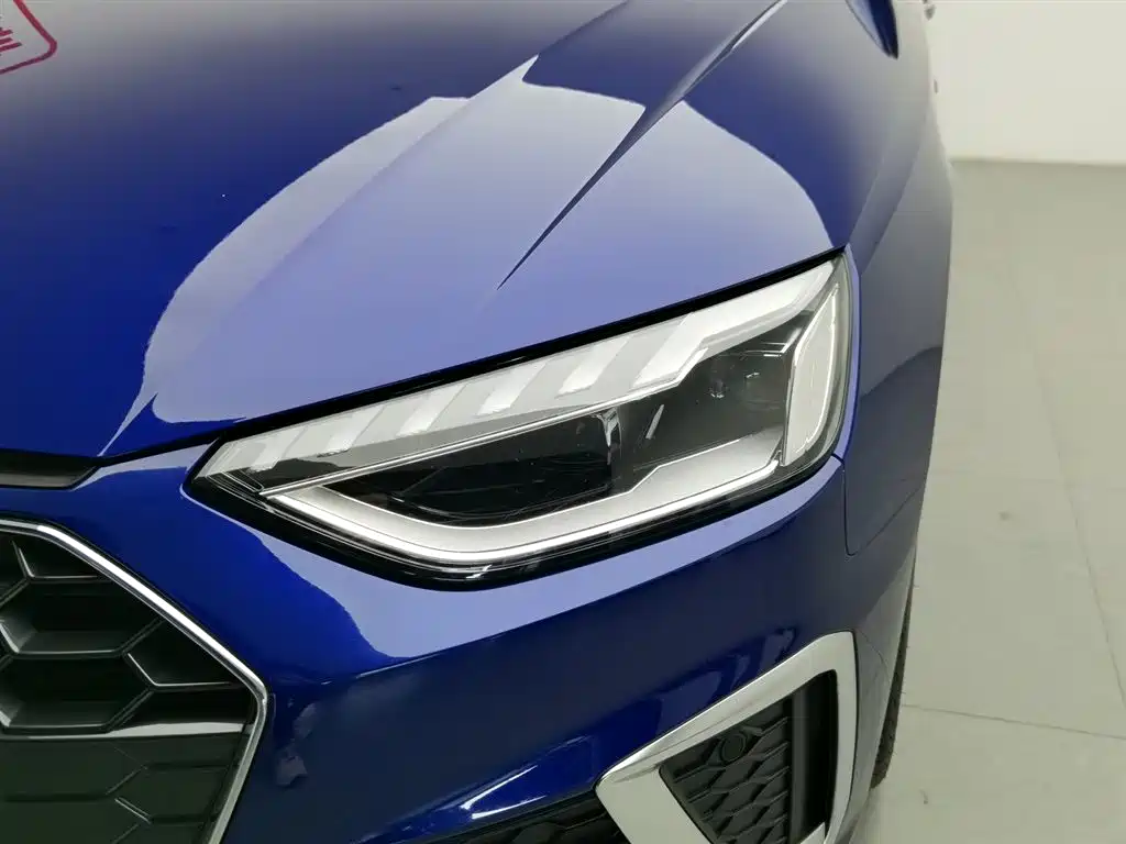 Audi A4L 2021 — фото 7