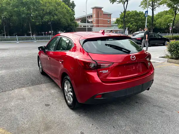 Mazda 3 Axela 2015