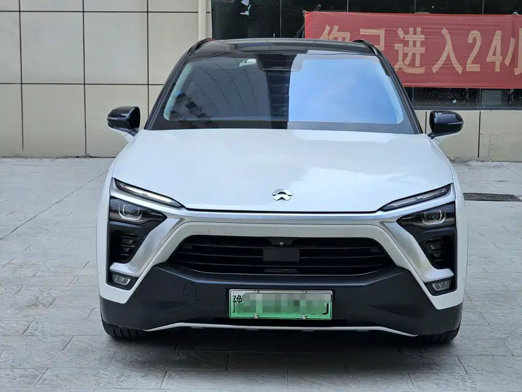 NIO ES8 2018