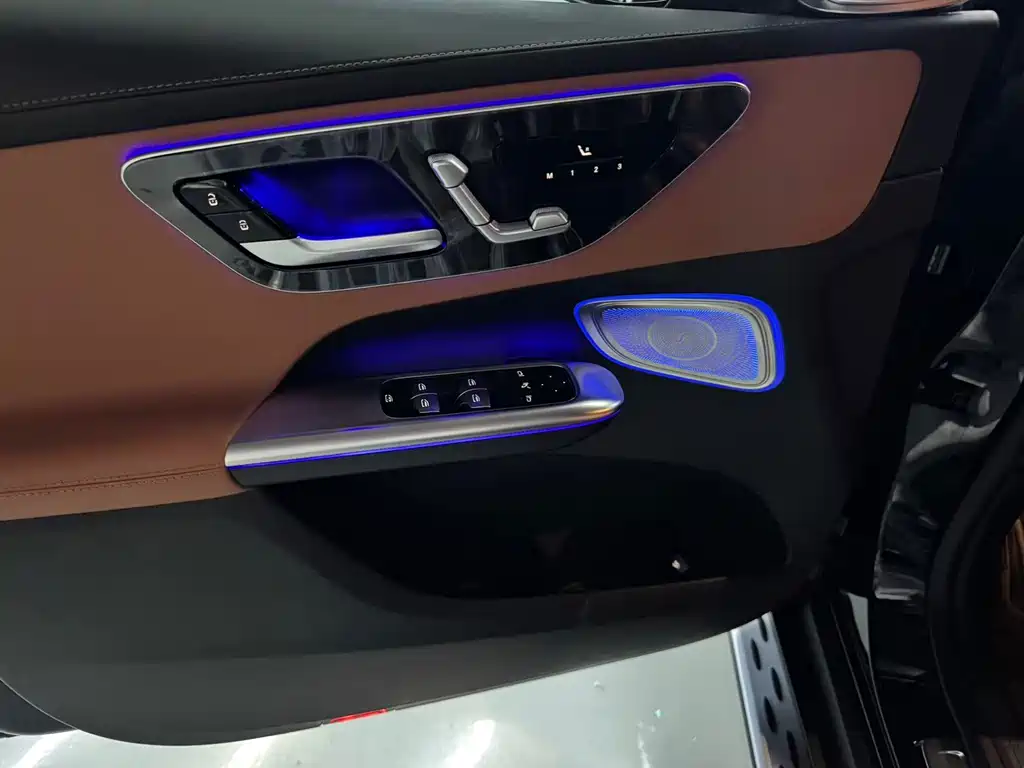 Mercedes-Benz GLC 2025