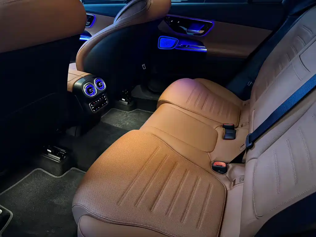Mercedes-Benz GLC 2025