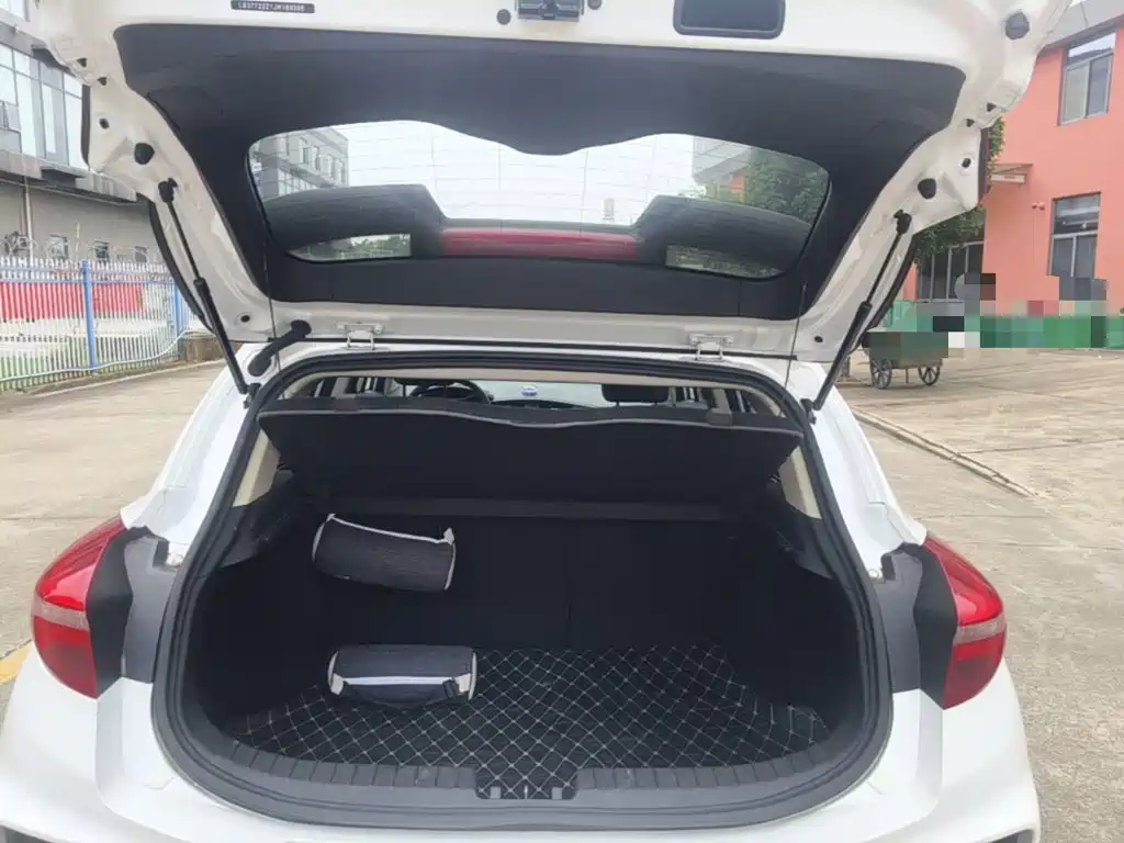 Geely Emgrand GS 2019 — фото 19