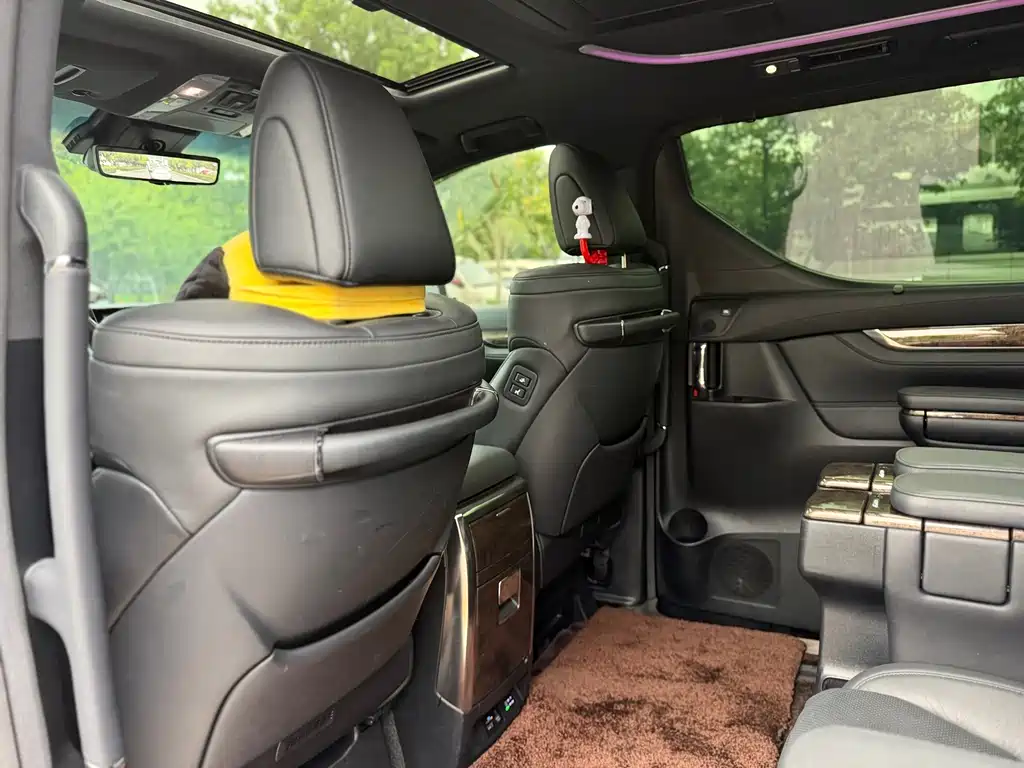 Toyota Alphard 2021 — фото 13