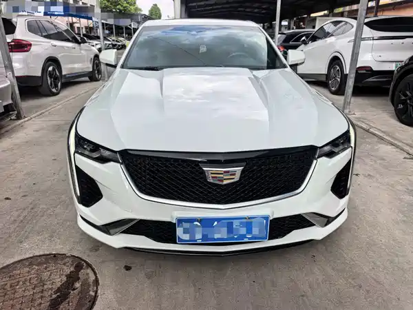 Cadillac CT4 2022